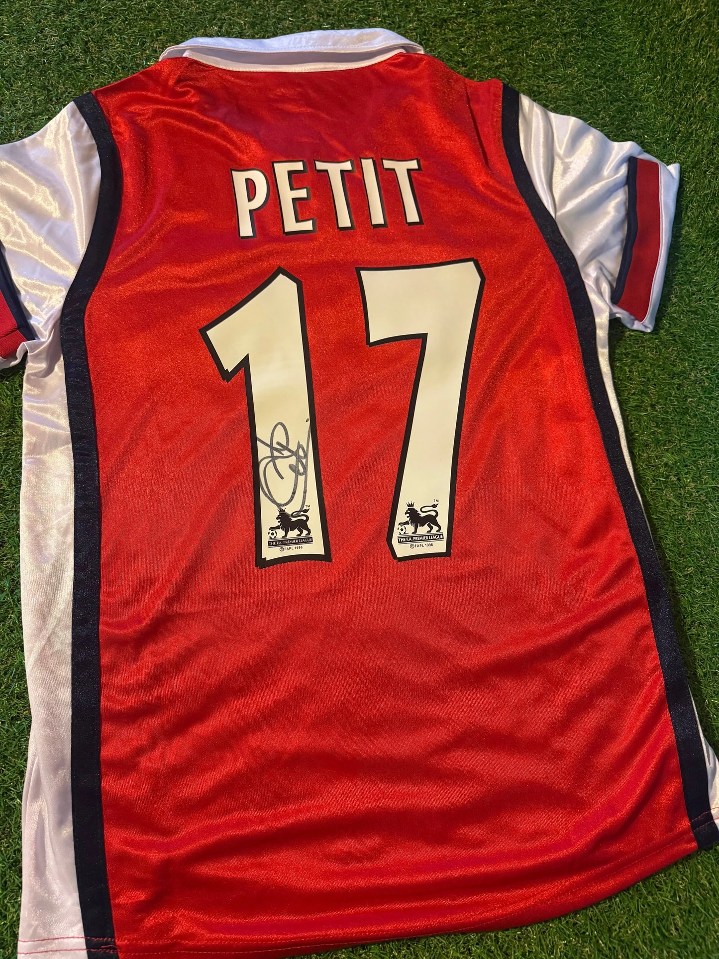 Emmanuel petit signed arsenal retro shirt LIMELIGHT MEMORABILIA