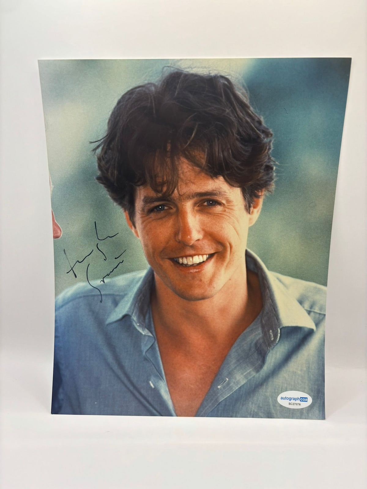 HUGH GRANT SIGNED PHOTO