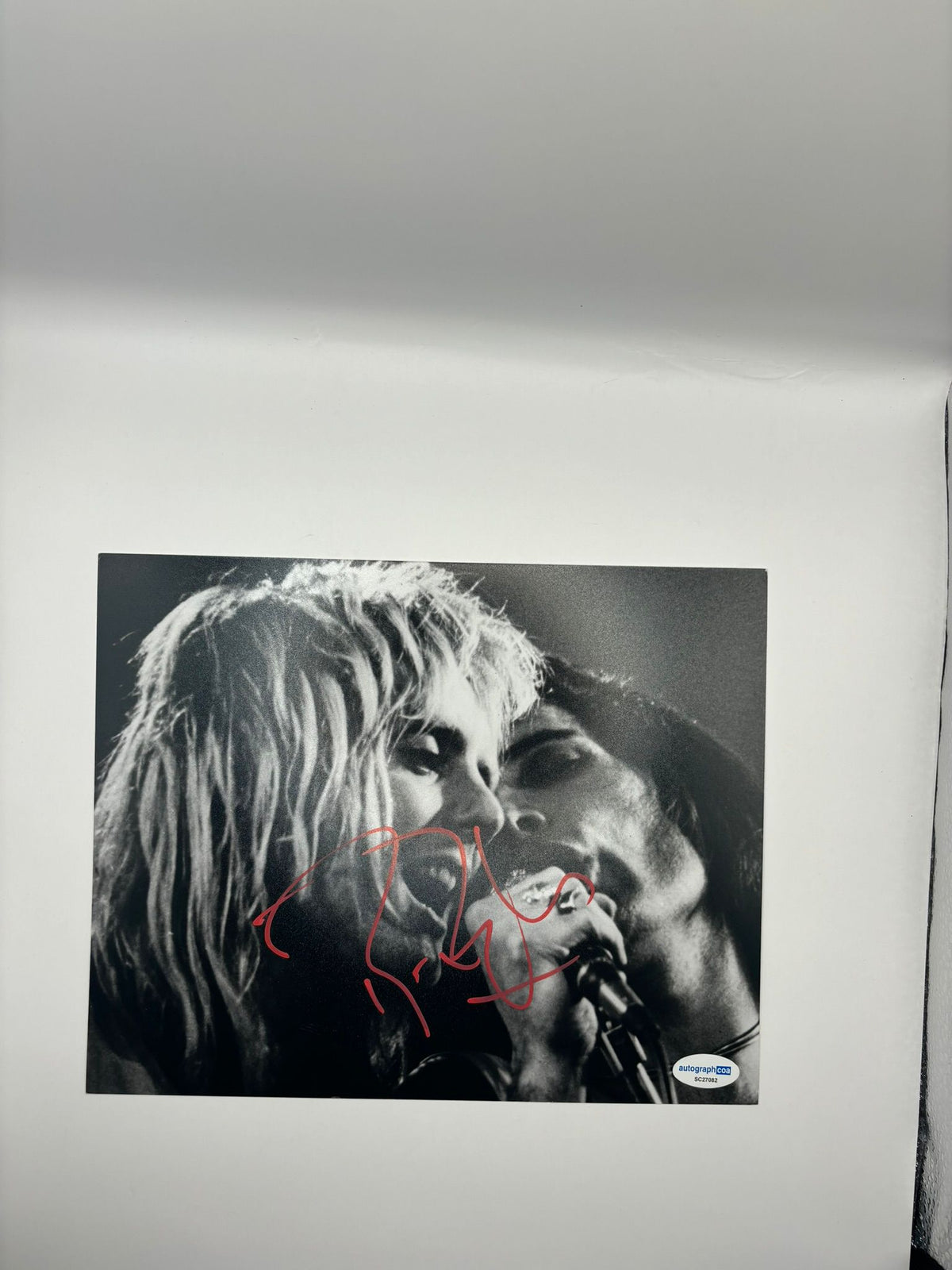 QUEEN DRUMMER ROGER TAYLOR SIGNED PHOTO