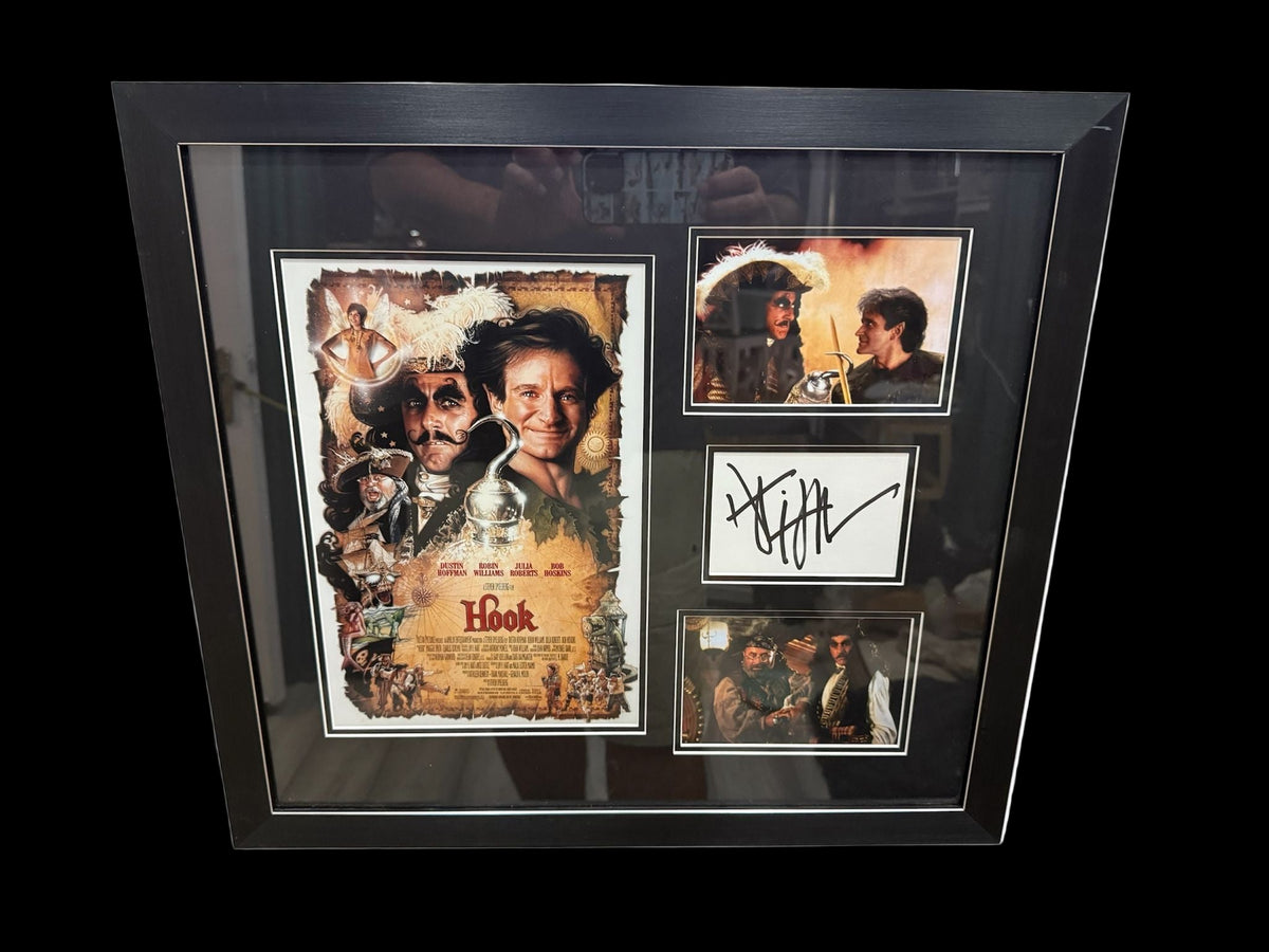 HOOK DUSTIN HOFFMAN SIGNED FRAME