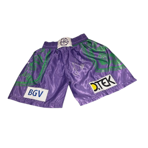 Professional-style replica boxing shorts featuring the authentic signature of undisputed heavyweight champion Oleksandr Usyk from the 2024 Fury 2 bout.