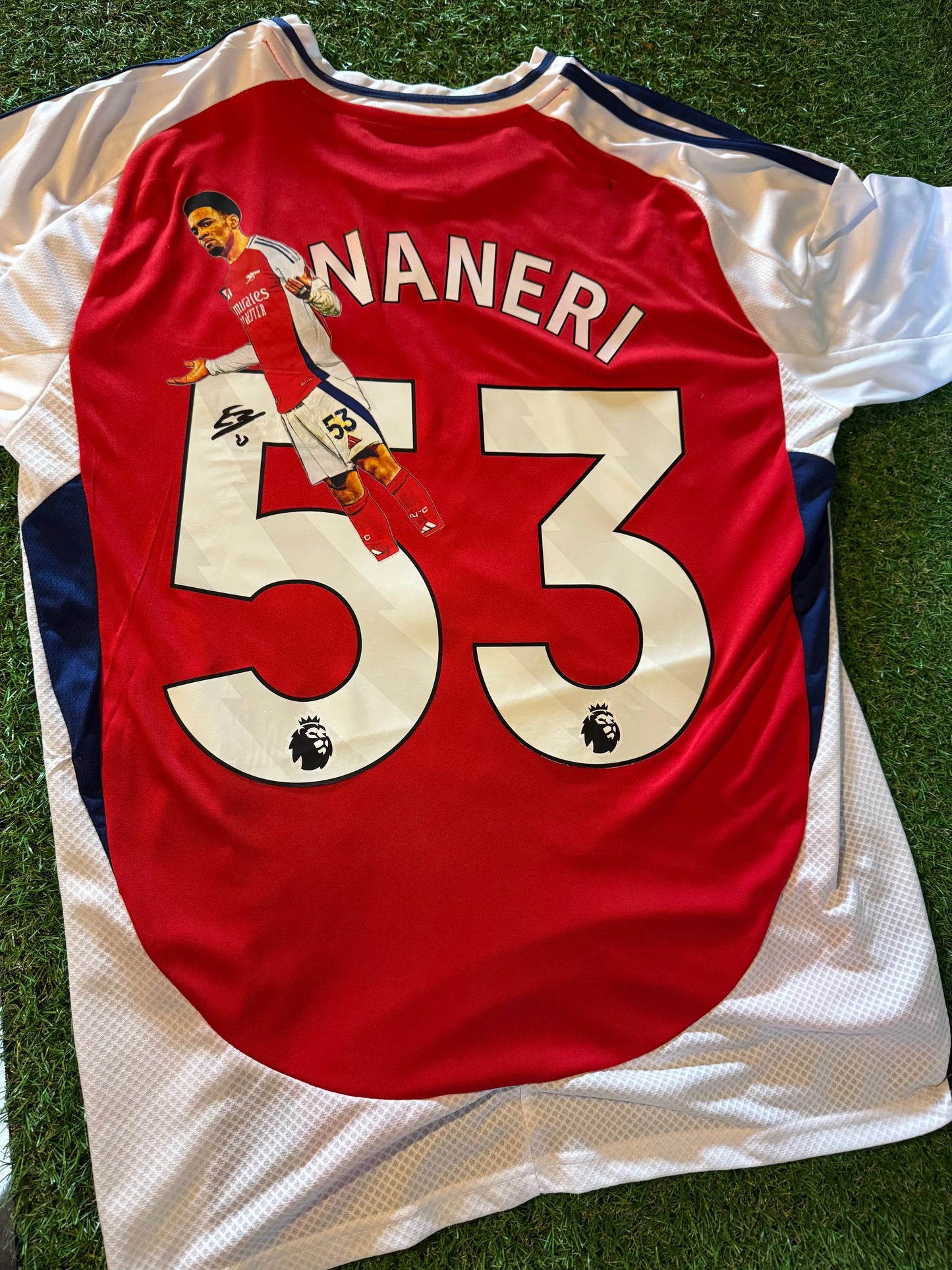 ETHAN NWANERI SIGNED CUSTOM ARSENAL 24/25 HOME SHIRT LIMELIGHT MEMORABILIA