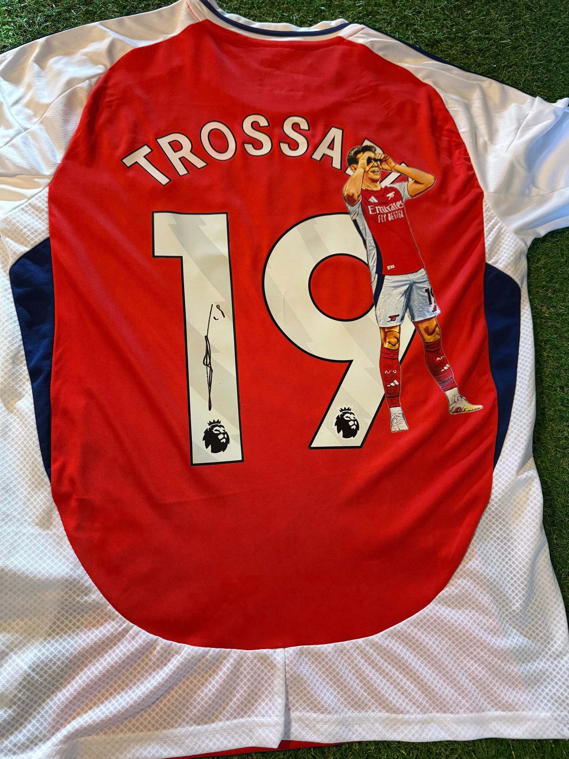 TROSSARD SIGNED CUSTOM ARSENAL 24/25 HOME SHIRT LIMELIGHT MEMORABILIA