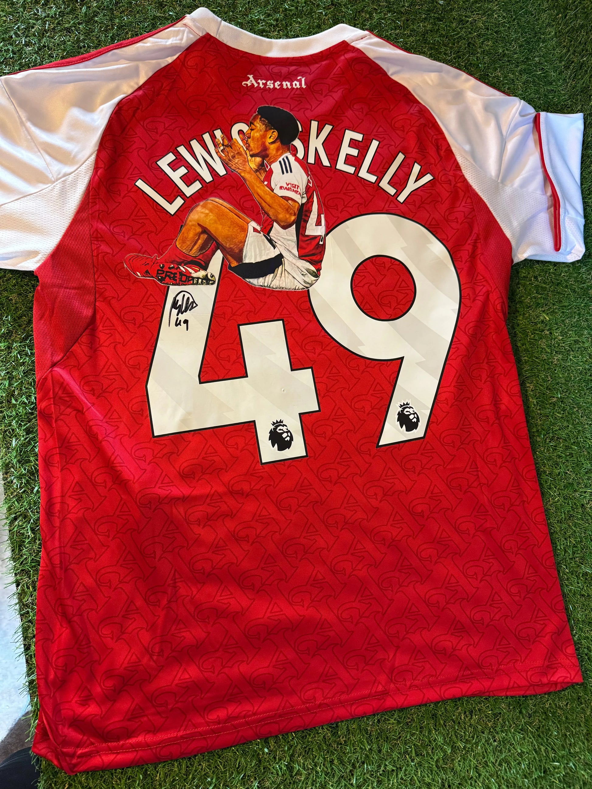 MYLES LEWIS-SKELLY SIGNED CUSTOM ARSENAL 25/26 HOME SHIRT LIMELIGHT MEMORABILIA
