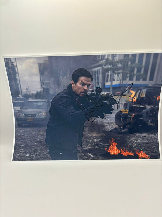 MARK WAHLBERG SIGNED PHOTO LIMELIGHT MEMORABILIA