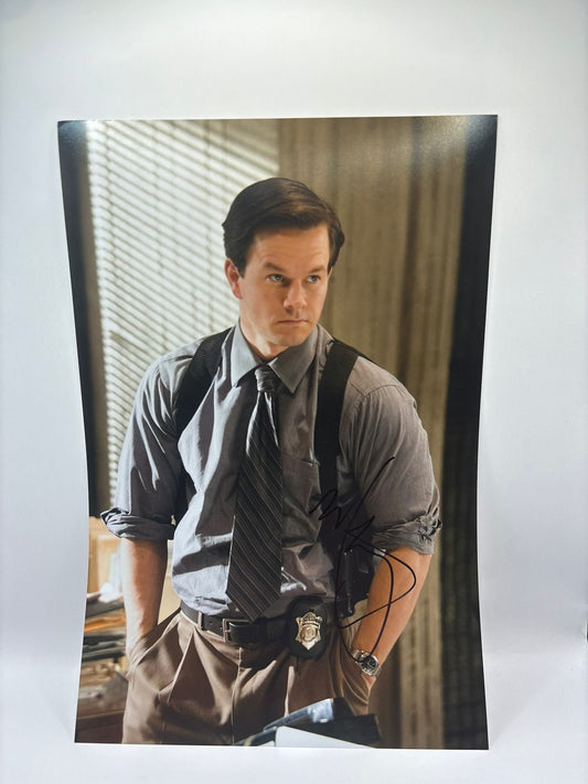 MIKE WAHLBERG SIGNED PHOTO LIMELIGHT MEMORABILIA