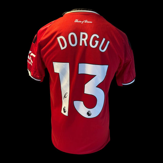 DORGU  SIGNED MANCHESTER UNITED 25/26 HOME SHIRT