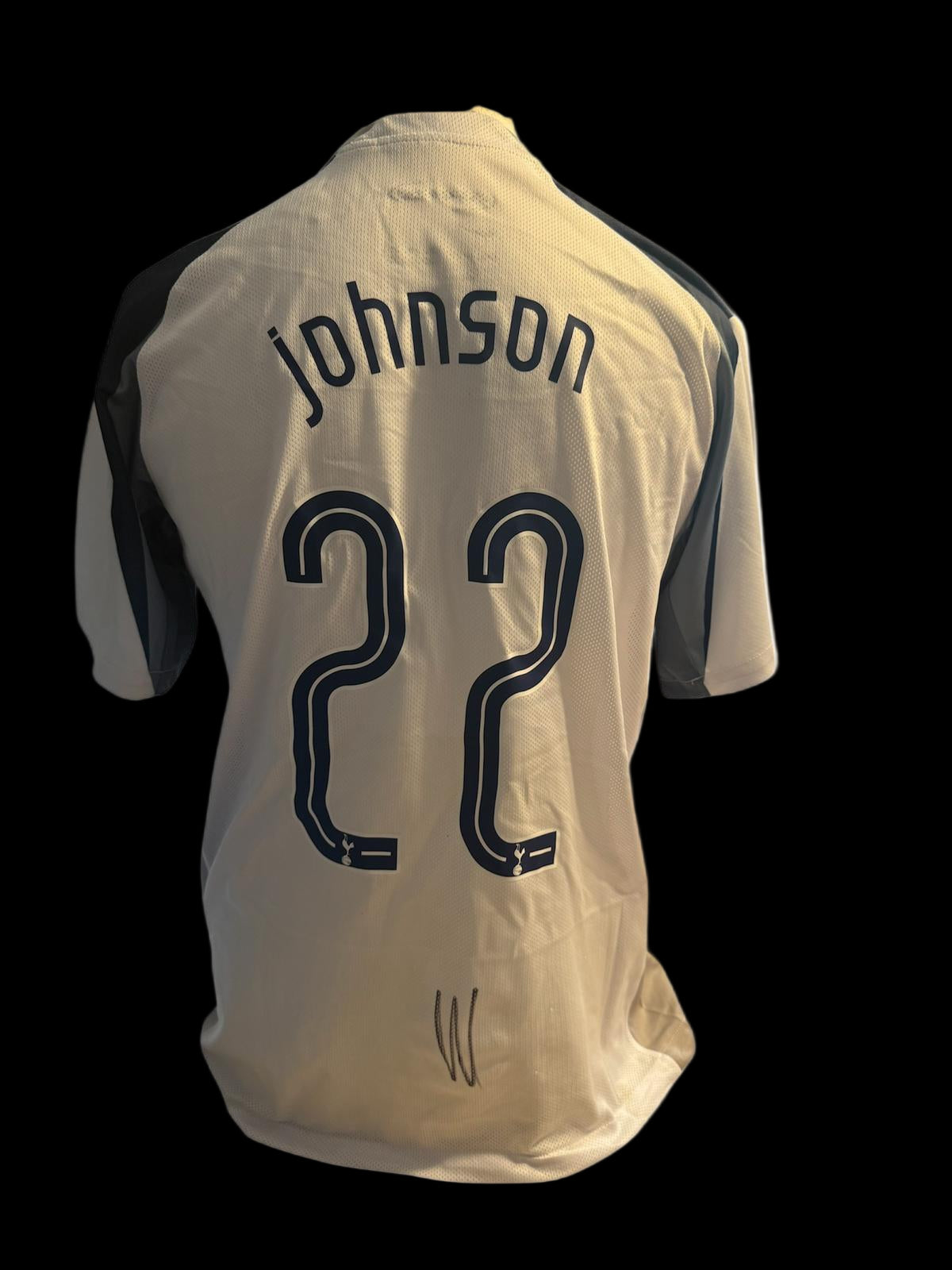 JOHNSON SIGNED TOTTENHAM 25/26 HOME KIT