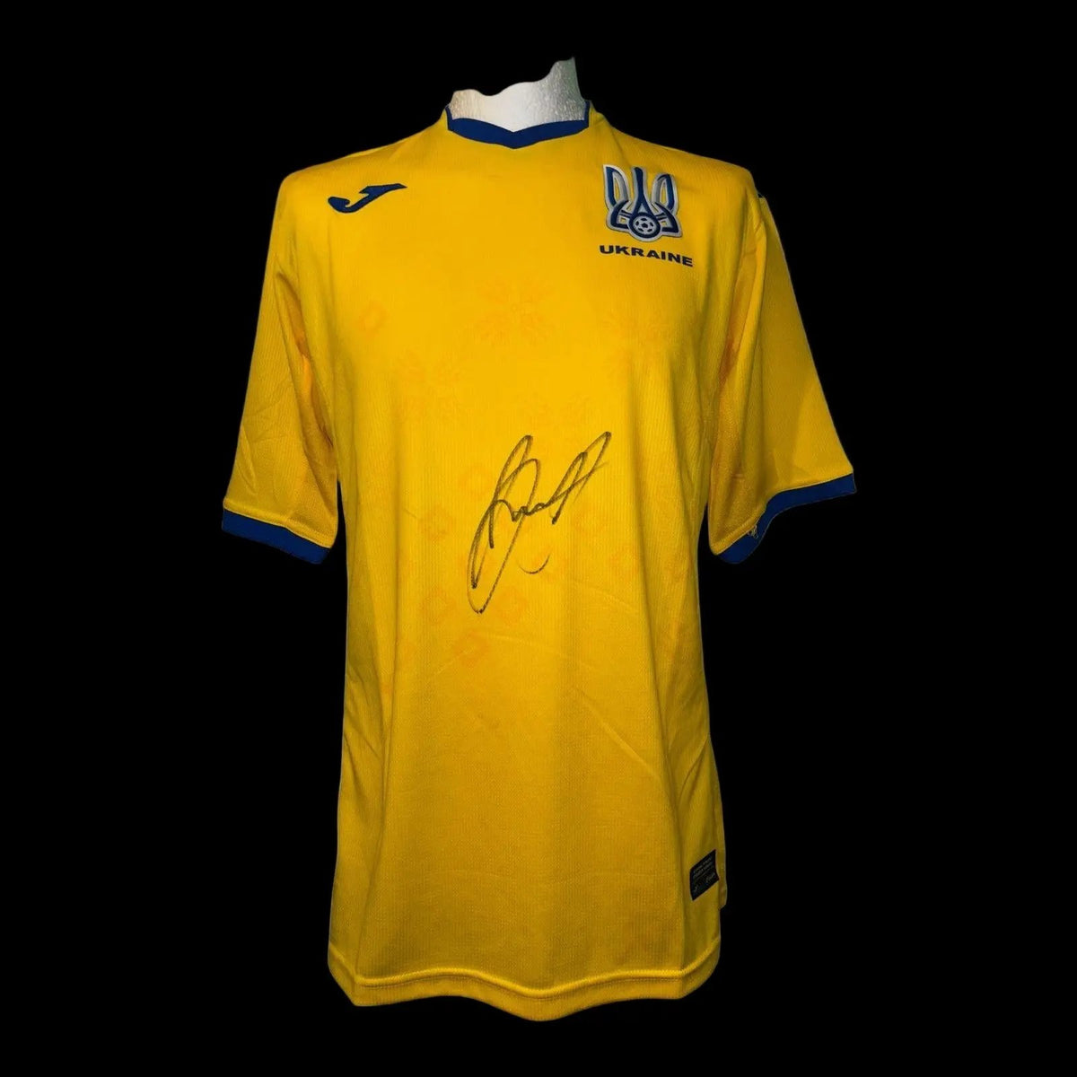 ZINCHENKO SIGNED UKRAINE SHIRT ZL FOOTY