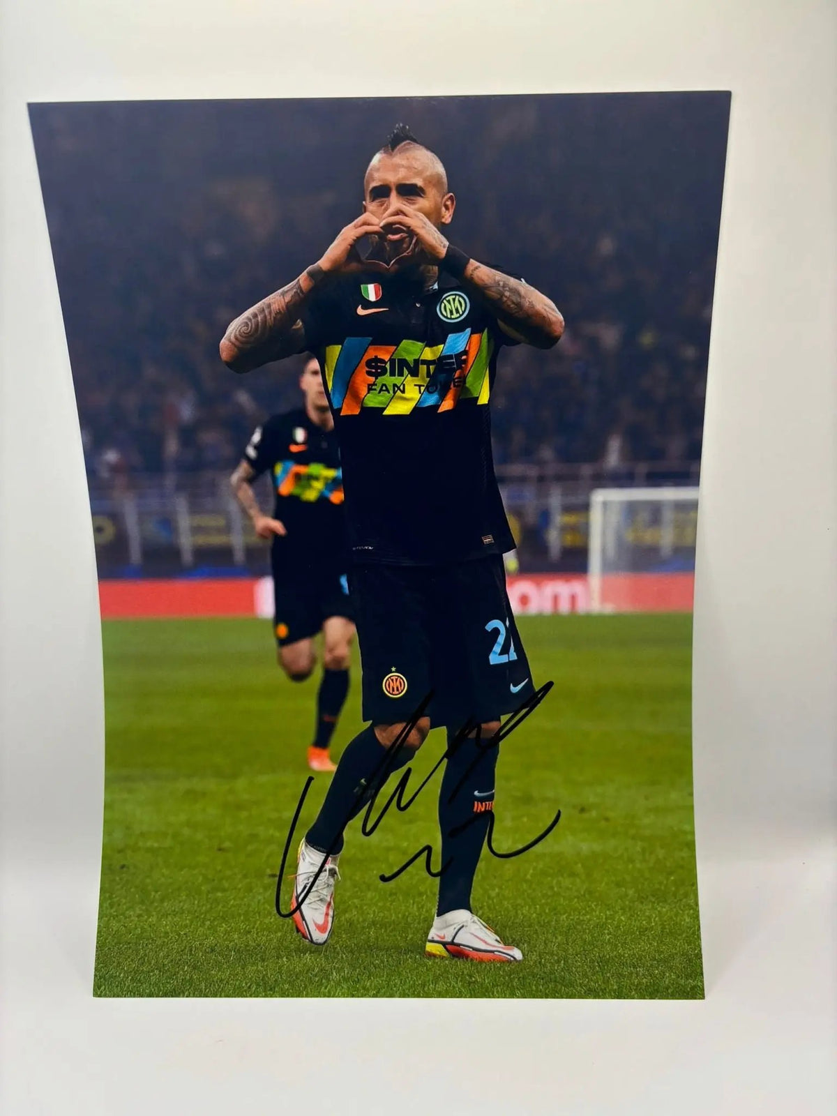 ARTURO VIDAL SIGNED PHOTO ZL FOOTY