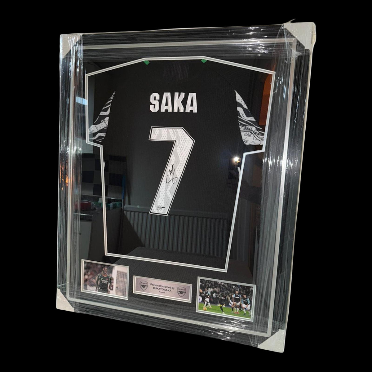 BUKAYO SAKA SIGNED AND FRAMED 24/25 AWAY SHIRT