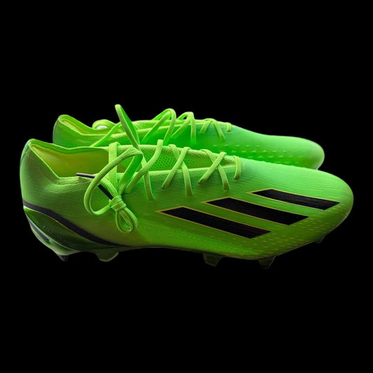 A pair of professional-spec football boots issued for Eddie Nketiah, hand-signed by the striker in bold permanent ink with an official Limelight Memorabilia COA.
