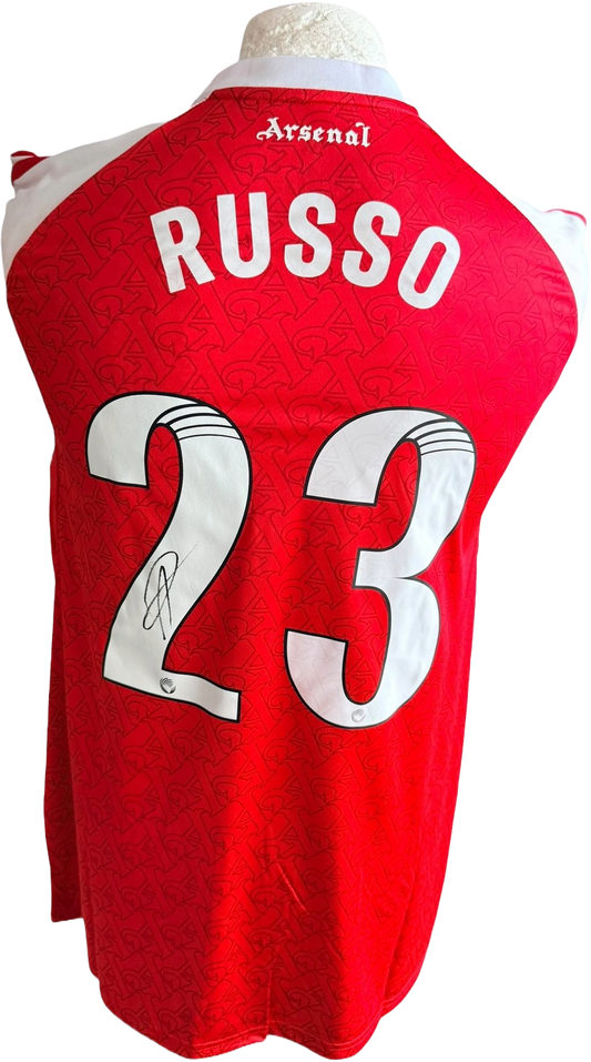 Authentic hand-signed Alessia Russo Arsenal home jersey from the 2025/26 season featuring a clear signature on the front.