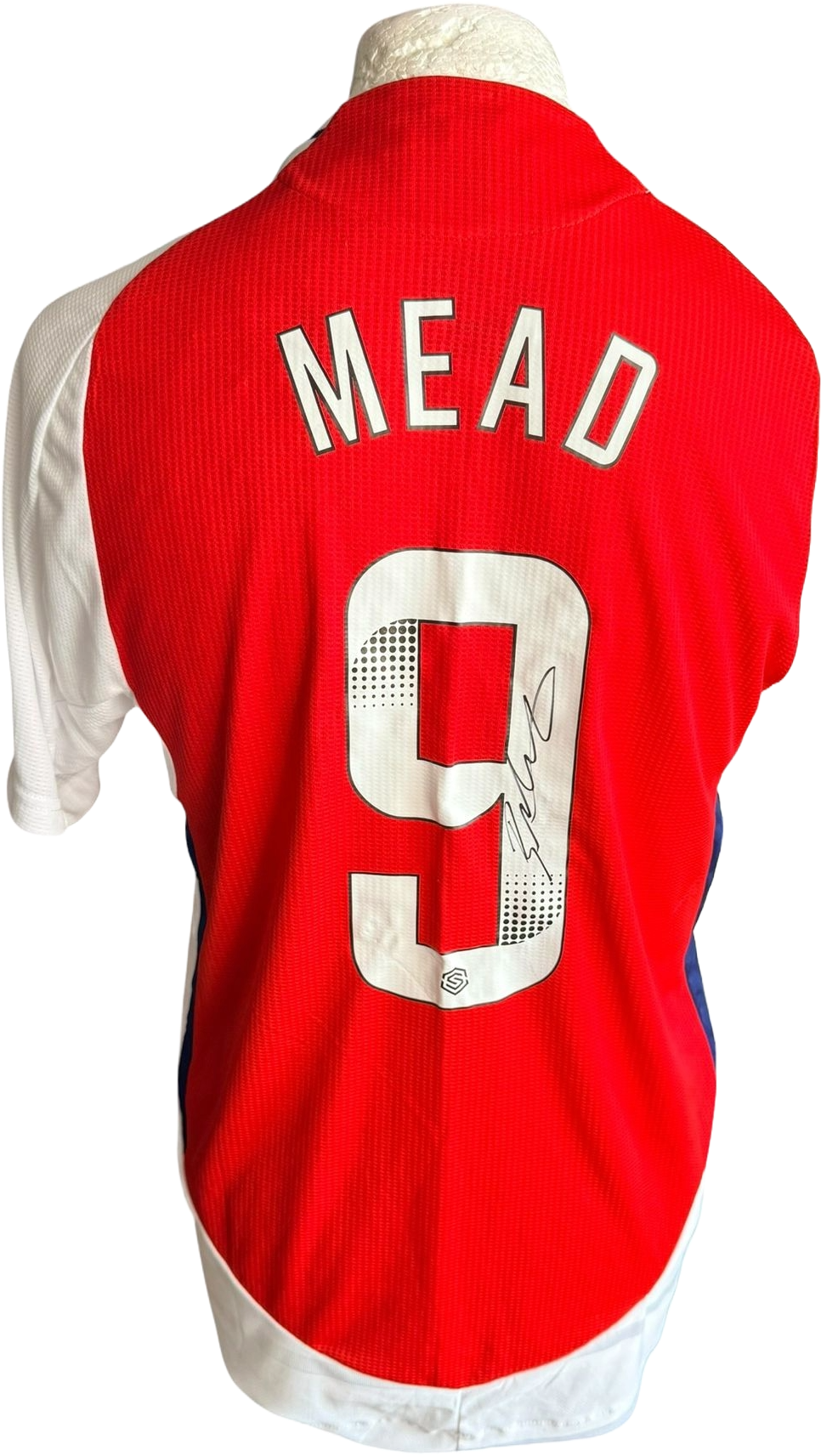 Authentic hand-signed Beth Mead Arsenal home jersey featuring her name and number printed in the official WSL font on the back.