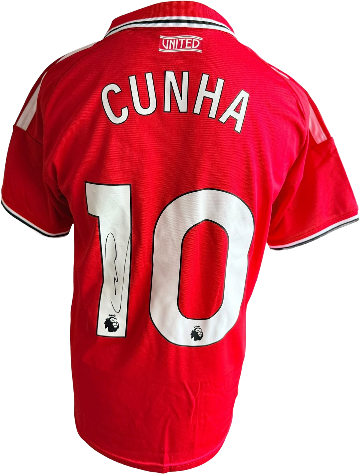 Authentic hand-signed Matheus Cunha Manchester United home jersey from the 2026/27 season featuring a clear signature on the front.
